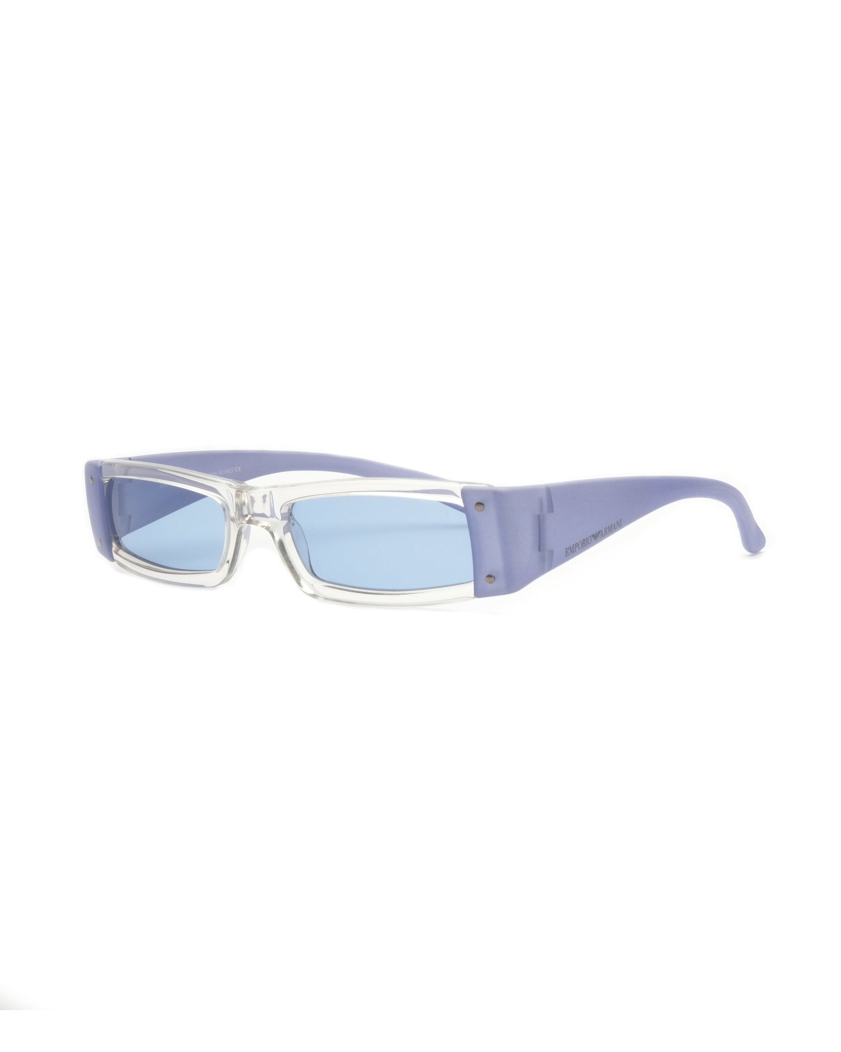 https://cdn.shopify.com/s/files/1/0818/5459/5398/files/runway-ss2001-emporio-armani-sunglasses-su154-883005.jpg?v=1745400007