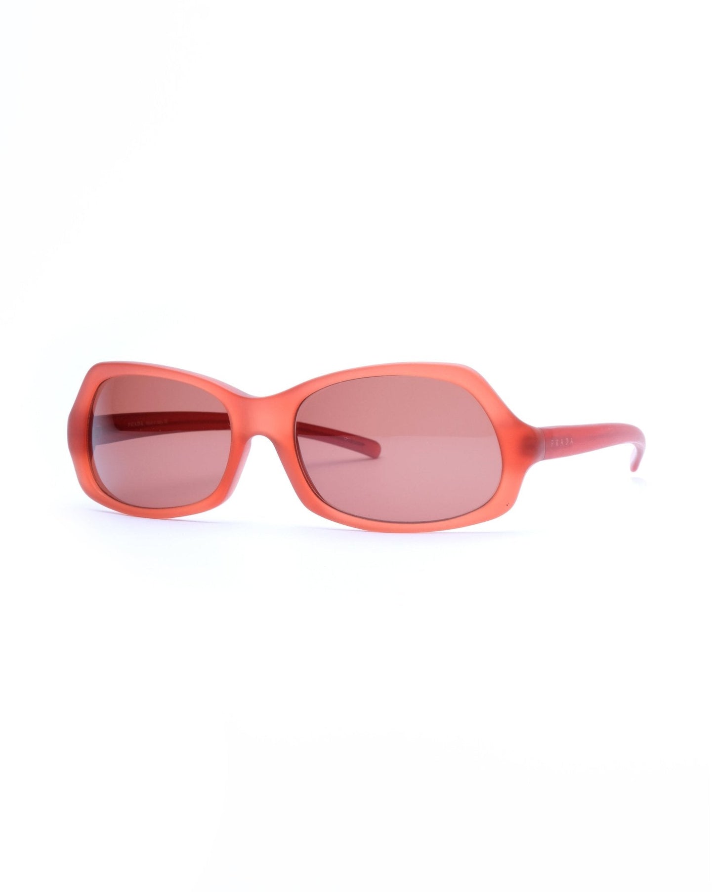 https://cdn.shopify.com/s/files/1/0818/5459/5398/files/ss2001-prada-sunglasses-su218-153905.jpg?v=1749227886