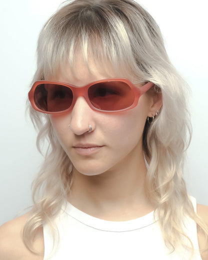 https://cdn.shopify.com/s/files/1/0818/5459/5398/files/ss2001-prada-sunglasses-su218-407666.jpg?v=1749227887