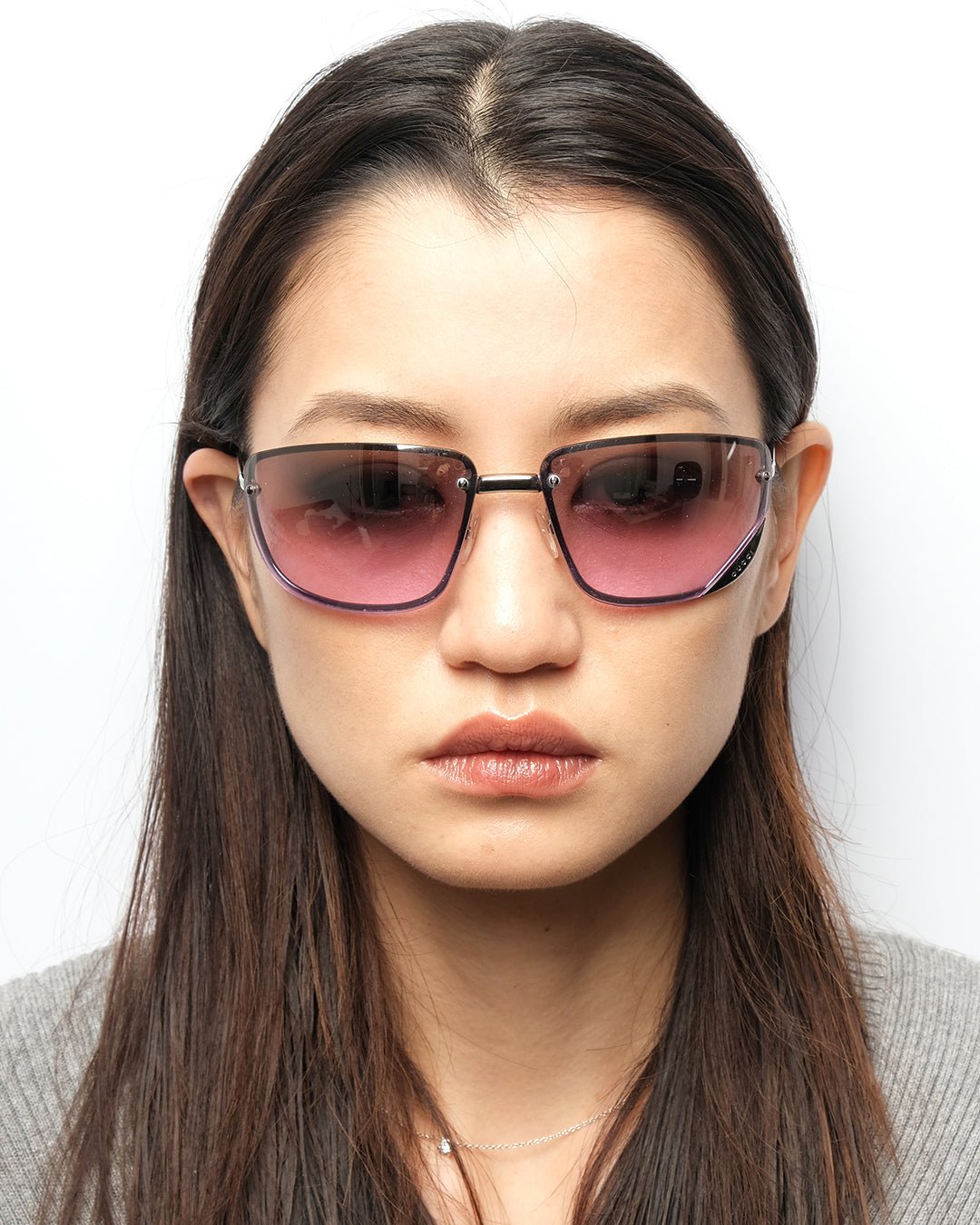 https://cdn.shopify.com/s/files/1/0818/5459/5398/files/ss2002-gucci-sunglasses-499546.jpg?v=1749589883