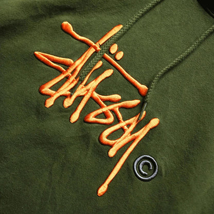 STUSSY COPYRIGHT SCRIPT APPLIQUE HOODY  (L)