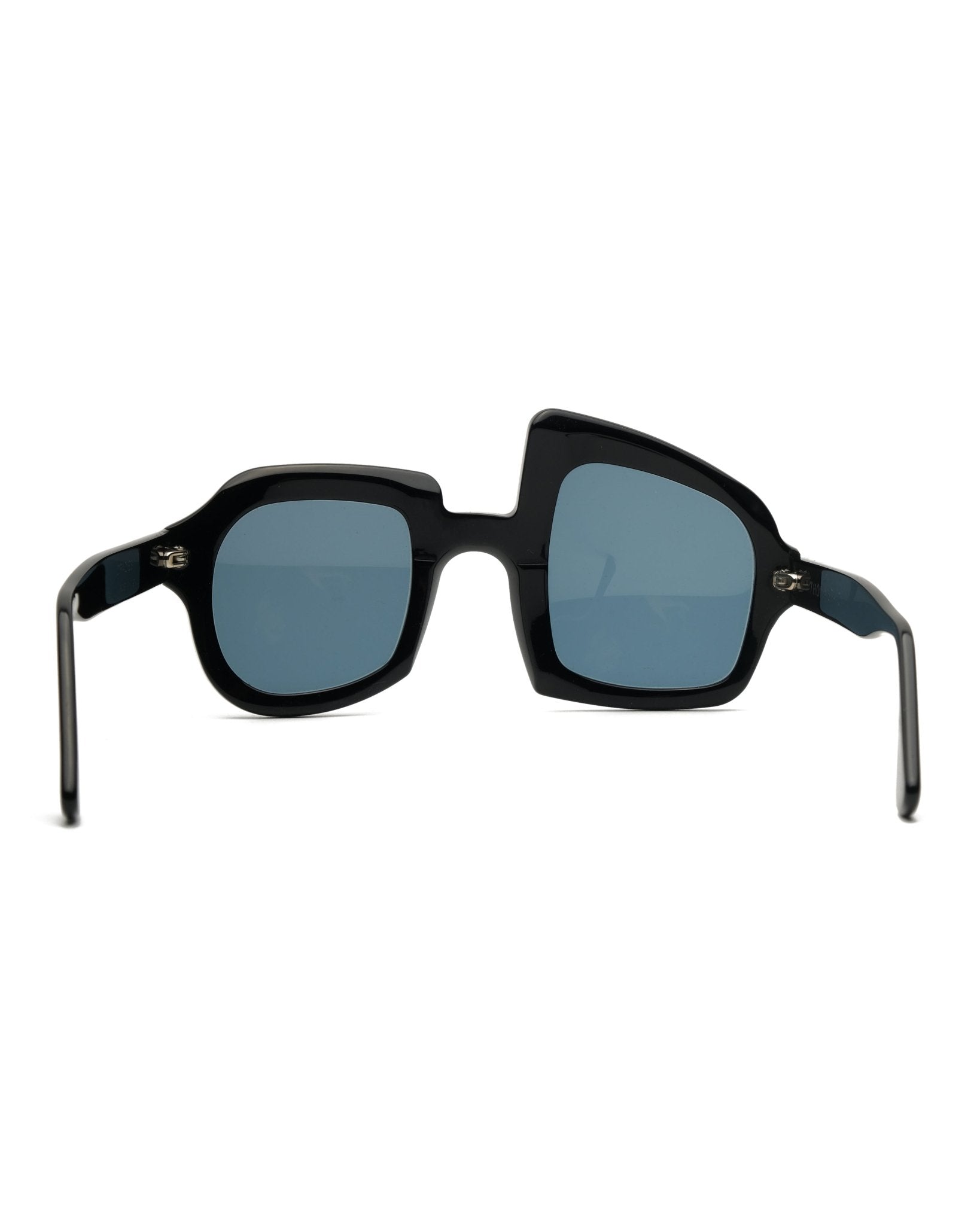 https://cdn.shopify.com/s/files/1/0818/5459/5398/files/thomas-tait-thomas-tait-fall-2013-sunglasses-vintage-su360-9780471.jpg?v=1766681202