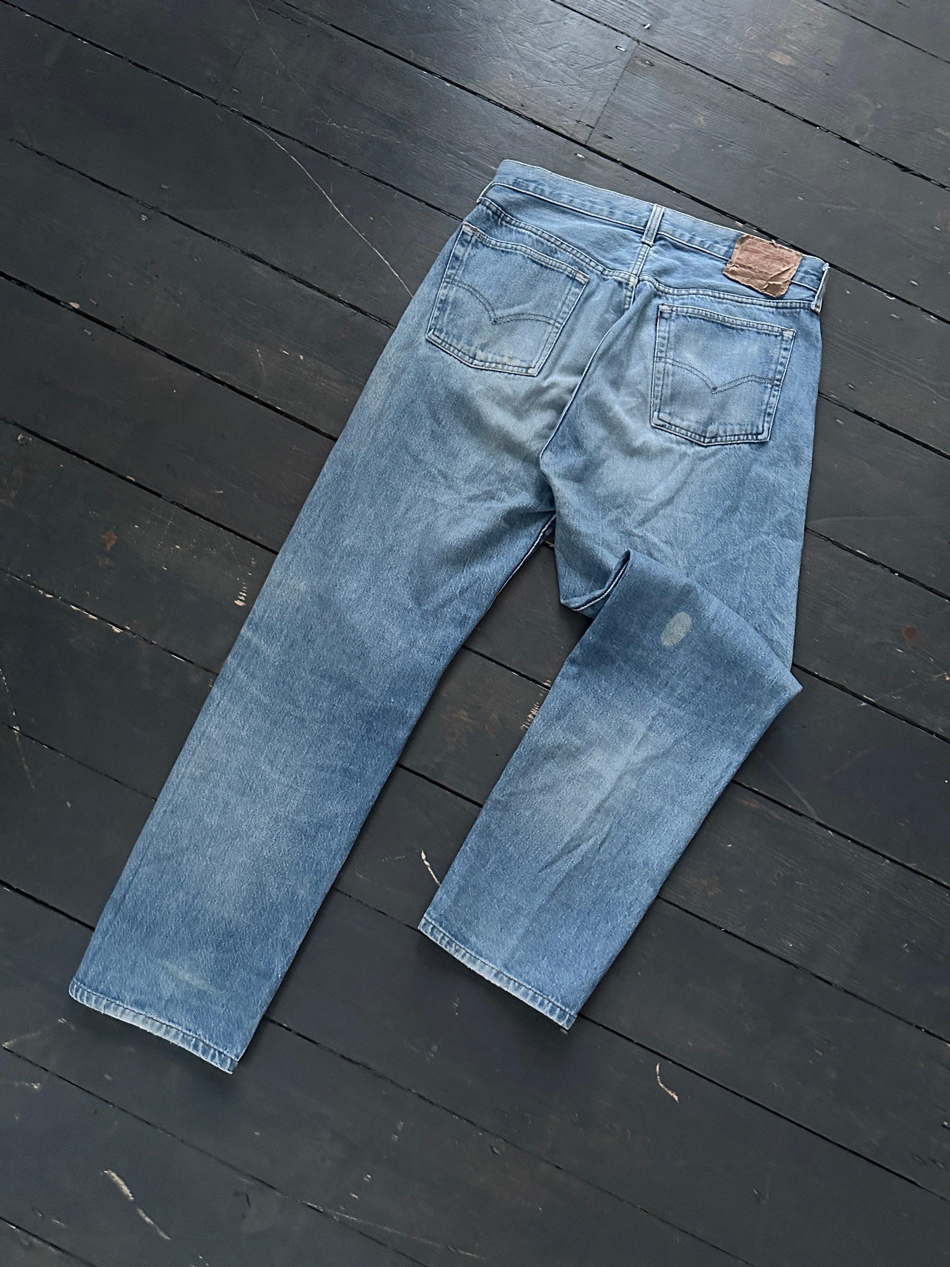 Levi’s Faded Straight Leg Denim Jeans - W32 - Known Source