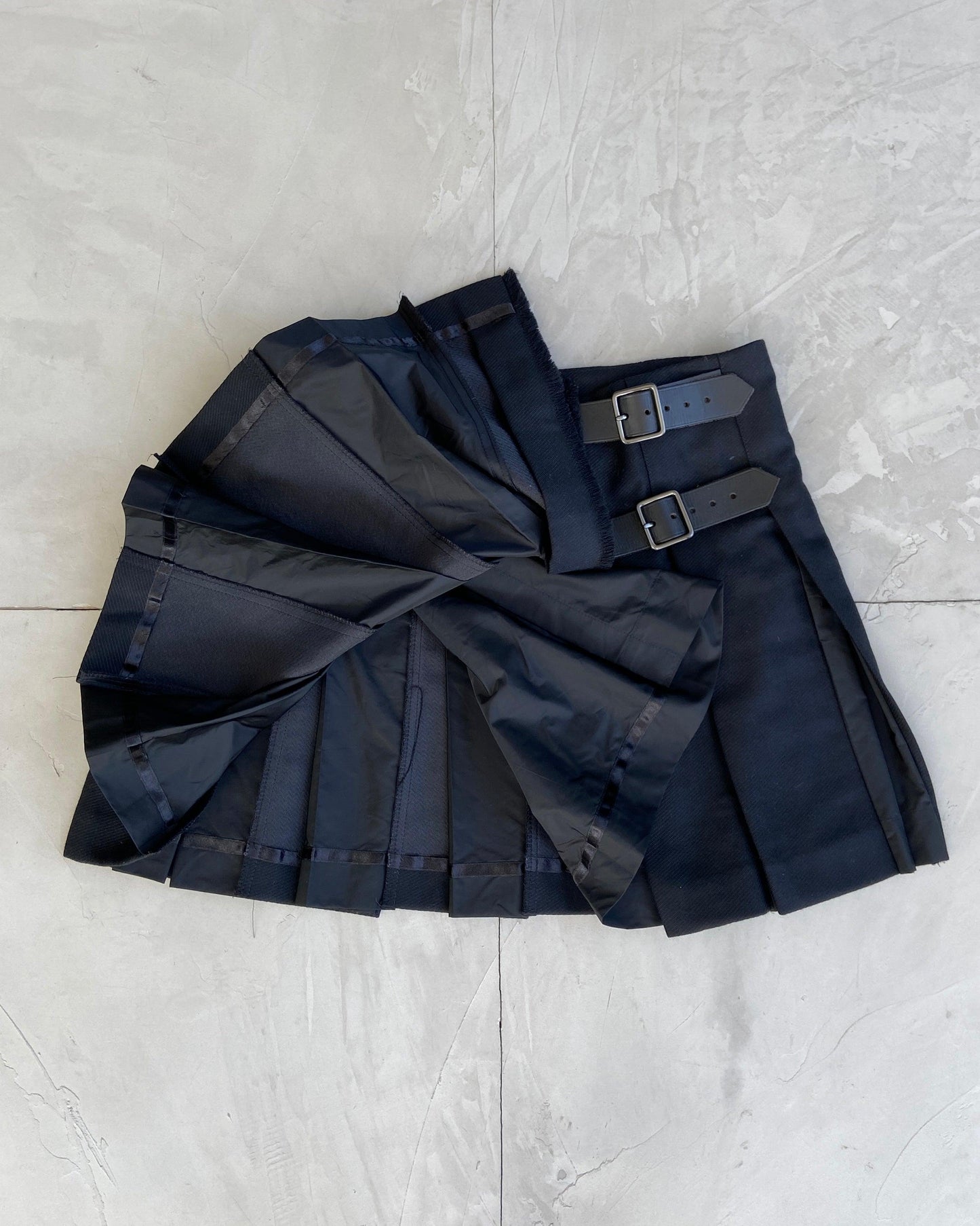 BURBERRY PLEATED WRAP SKIRT - M - Known Source