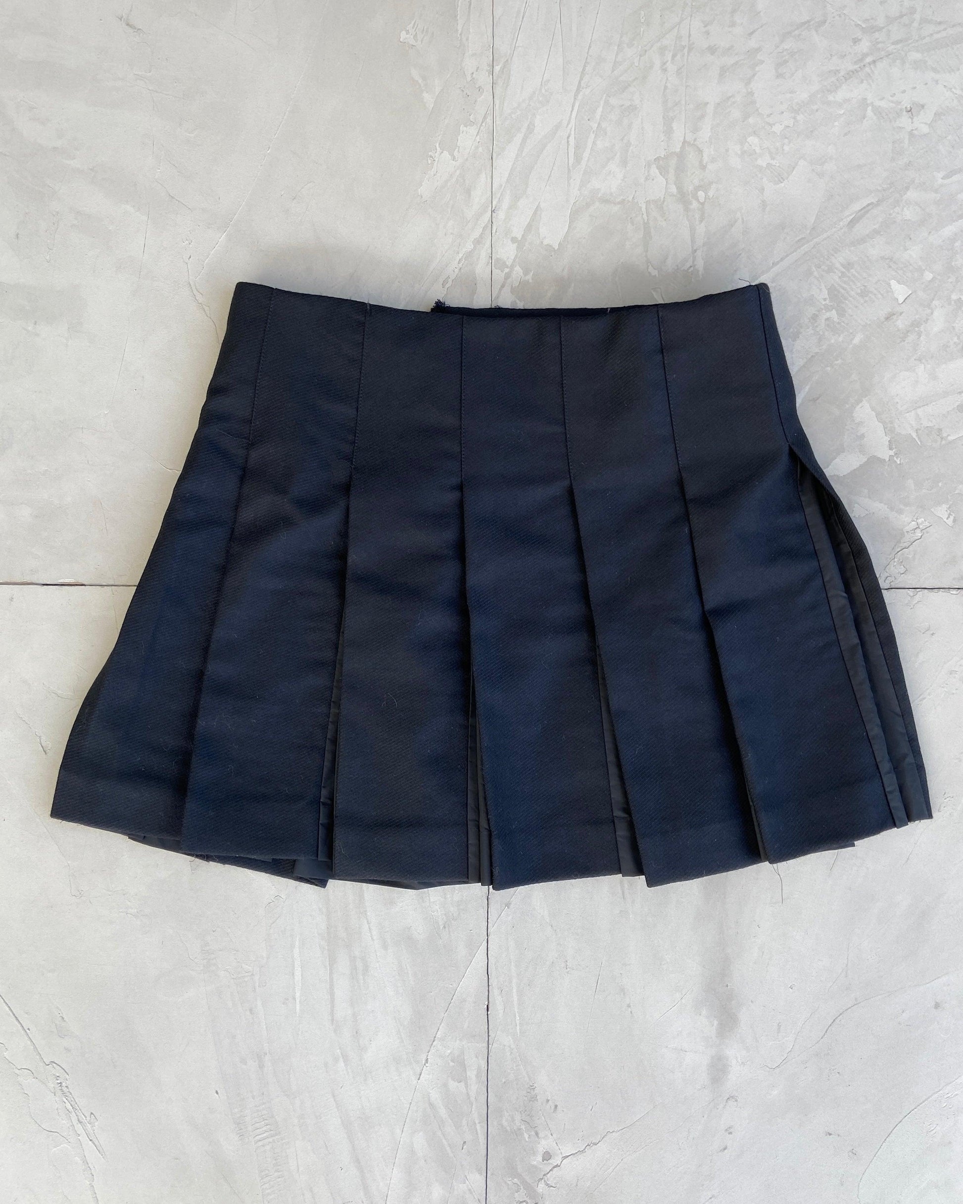 BURBERRY PLEATED WRAP SKIRT - M - Known Source