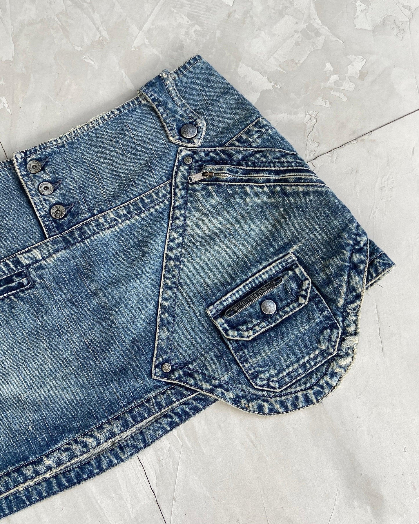 DIESEL 90'S DENIM OVERSIZED POCKET MINI SKIRT - M/L - Known Source