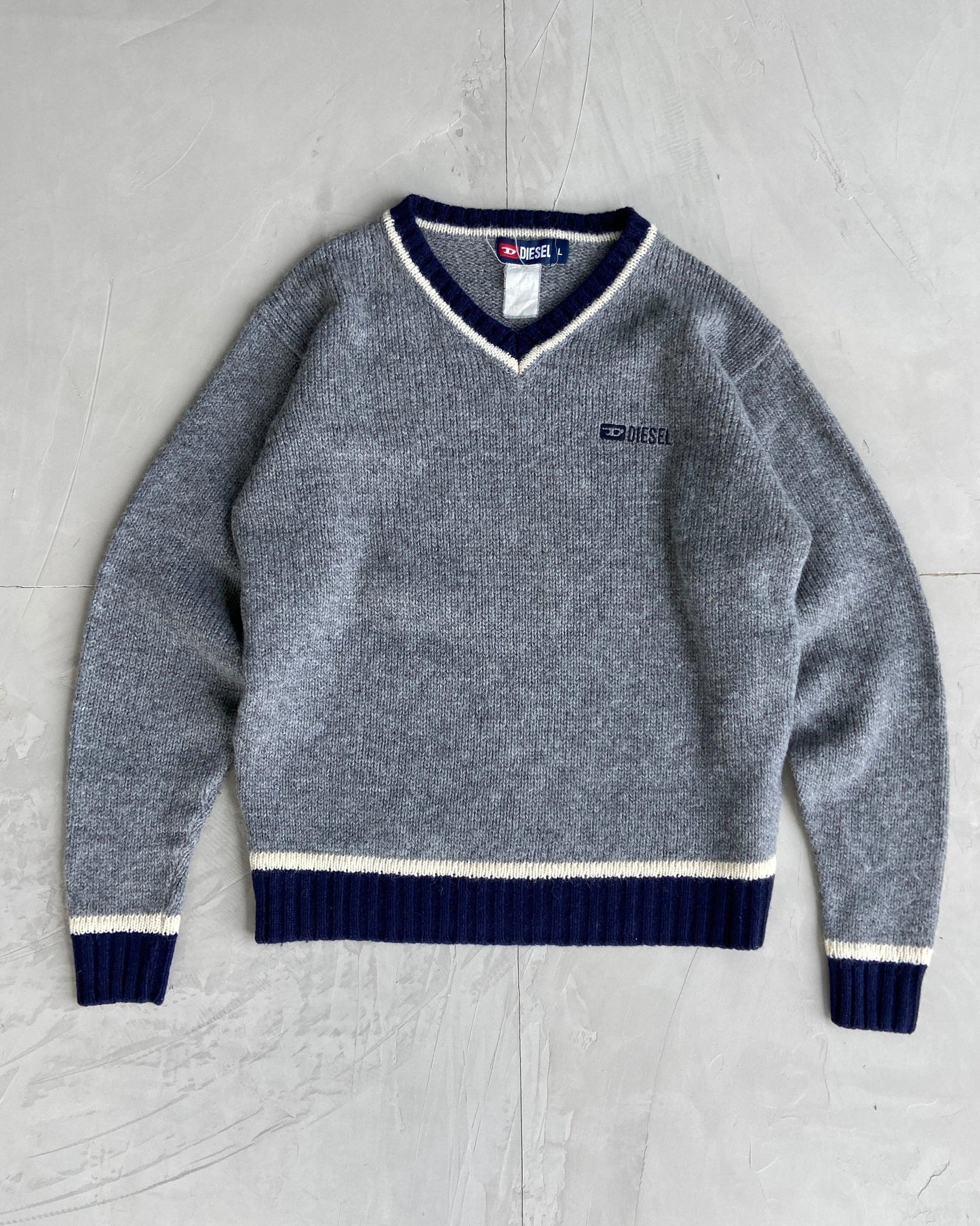 DIESEL KNIT V NECK SWEATSHIRT - M/L - Known Source