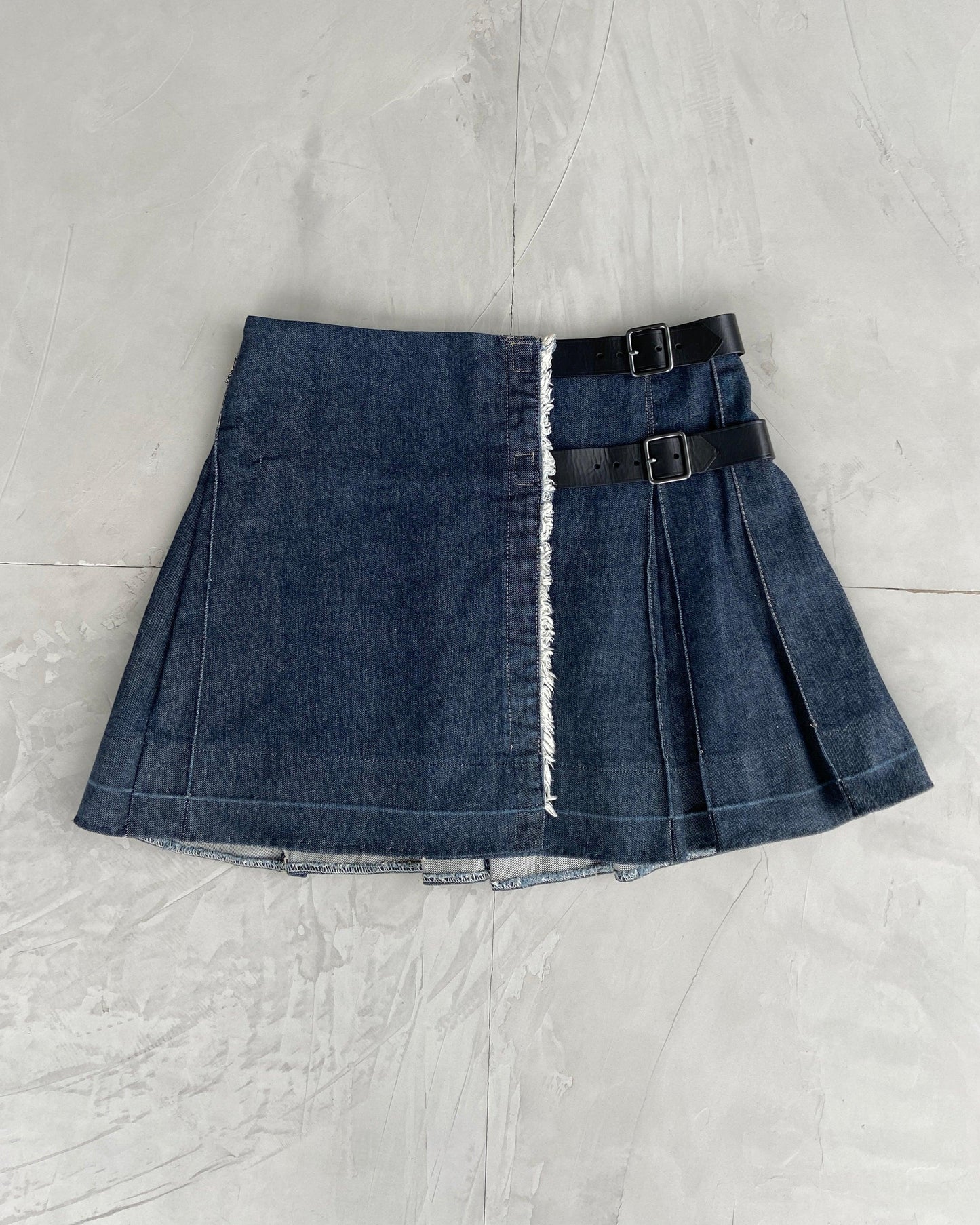 BURBERRY PLEATED BELT WRAP SKIRT - S/M - Known Source