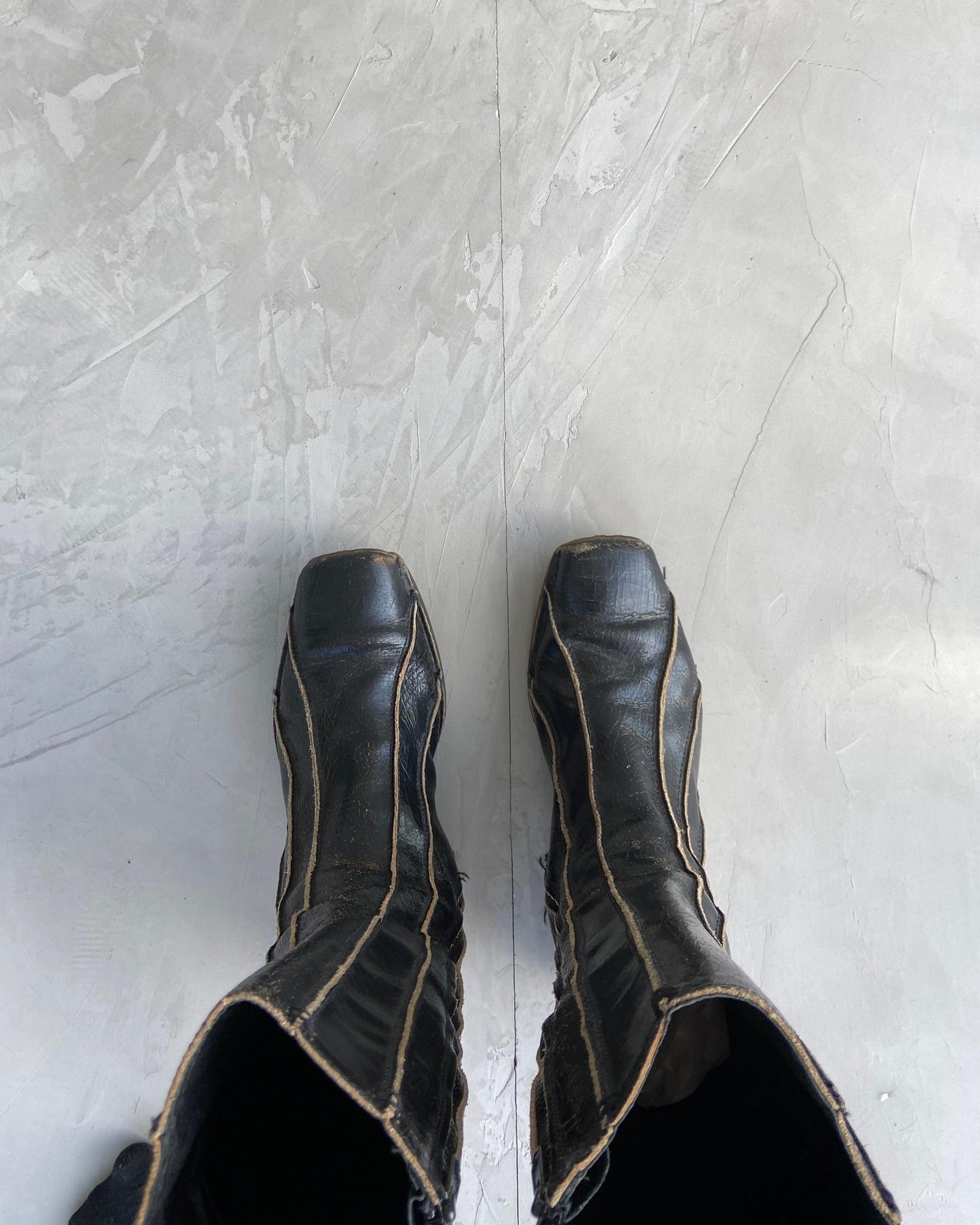 DIESEL 90'S CRACKED LEATHER SQUARE TOE BOOTS - UK 8 - Known Source