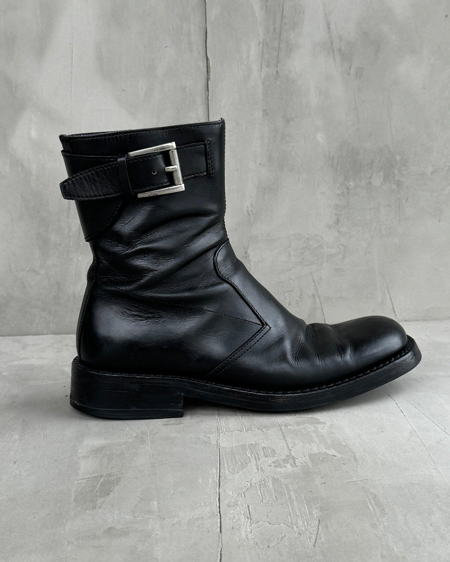 PRADA 90'S MENS BLACK LEATHER & SILVER BUCKLE BOOT - UK 7 / EU 40.5 - Known Source