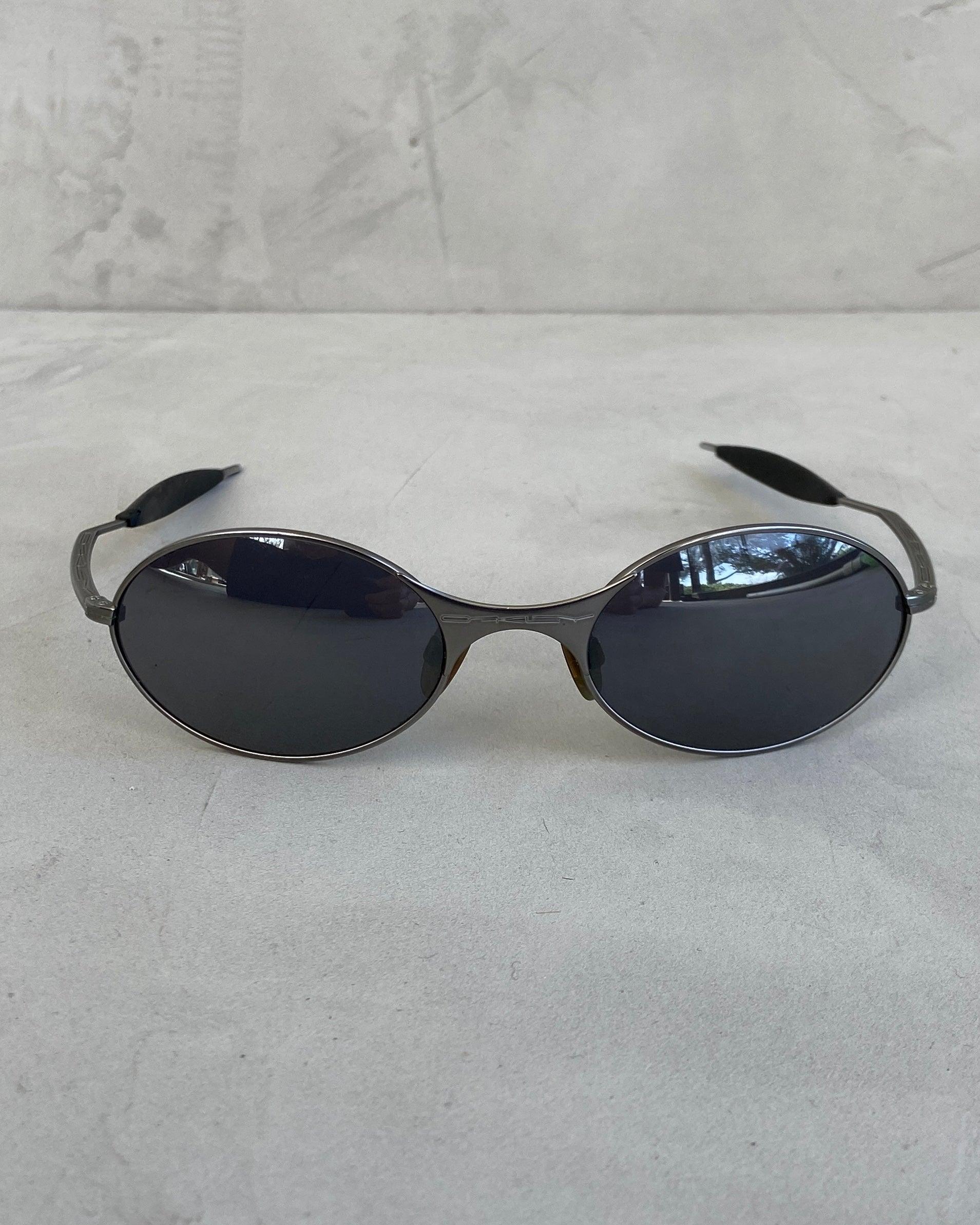 OAKLEY 90'S CHROME CIRCLE FRAME SUNGLASSES - Known Source