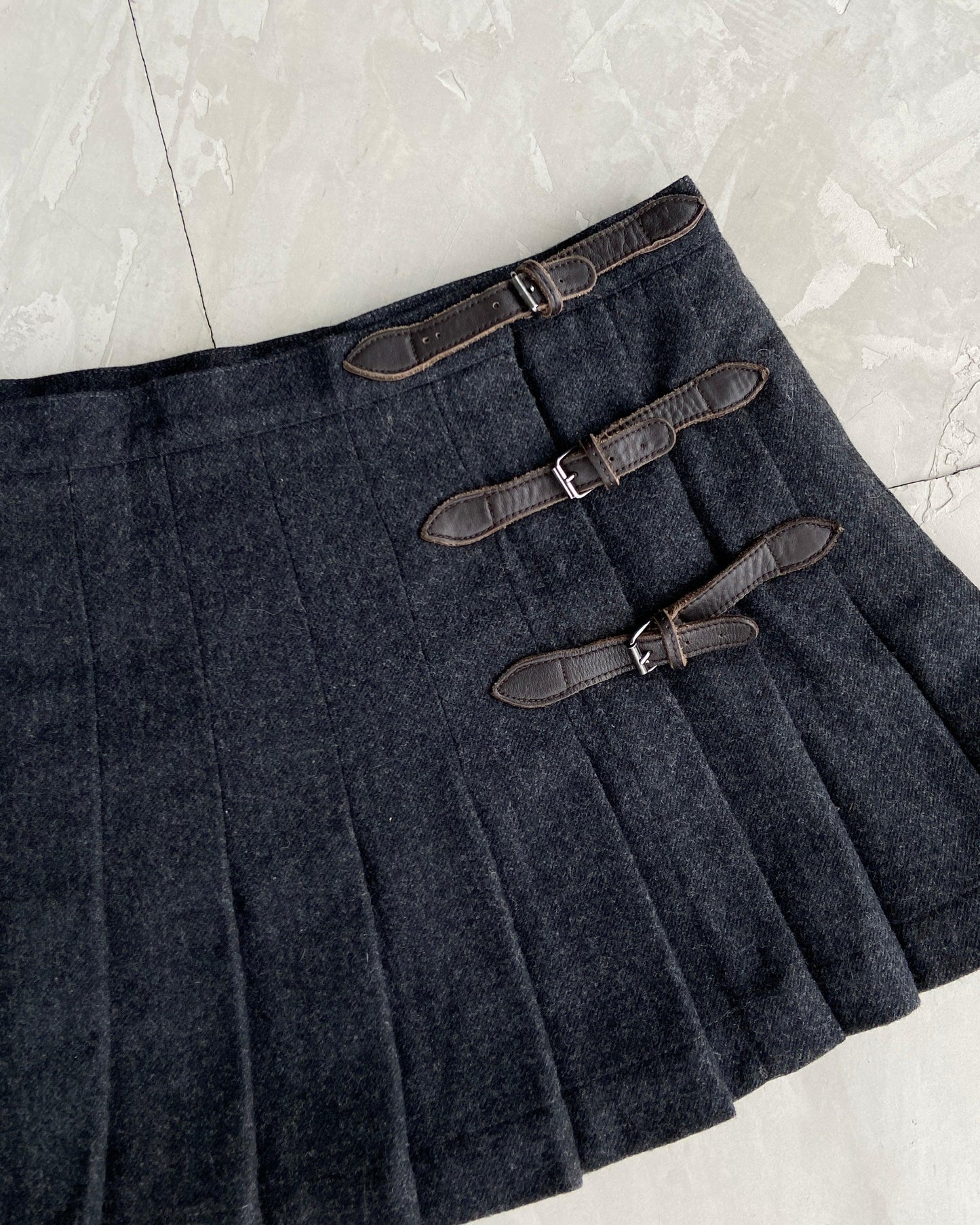 BURBERRY PLEATED WRAP MINI SKIRT - S/M - Known Source