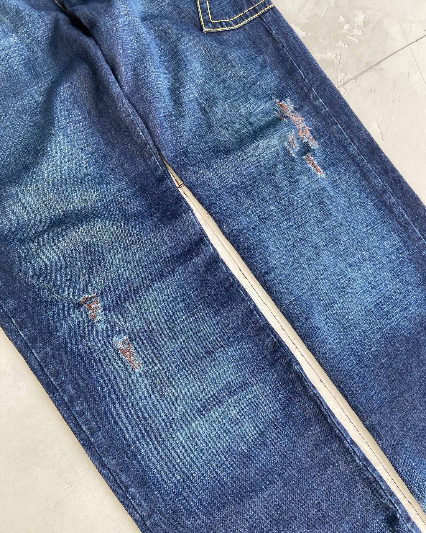 JUST CAVALLI DISTRESSED JEANS - W36" - Known Source