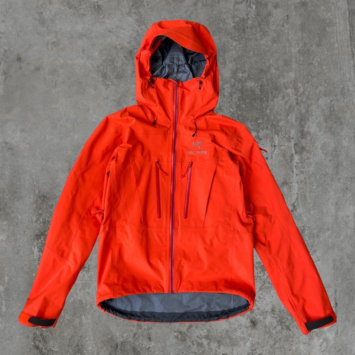 ARCTERYX ALPHA SV GORETEX JACKET - M - Known Source