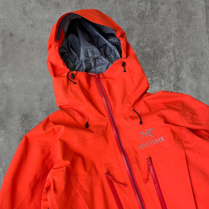 ARCTERYX ALPHA SV GORETEX JACKET - M - Known Source