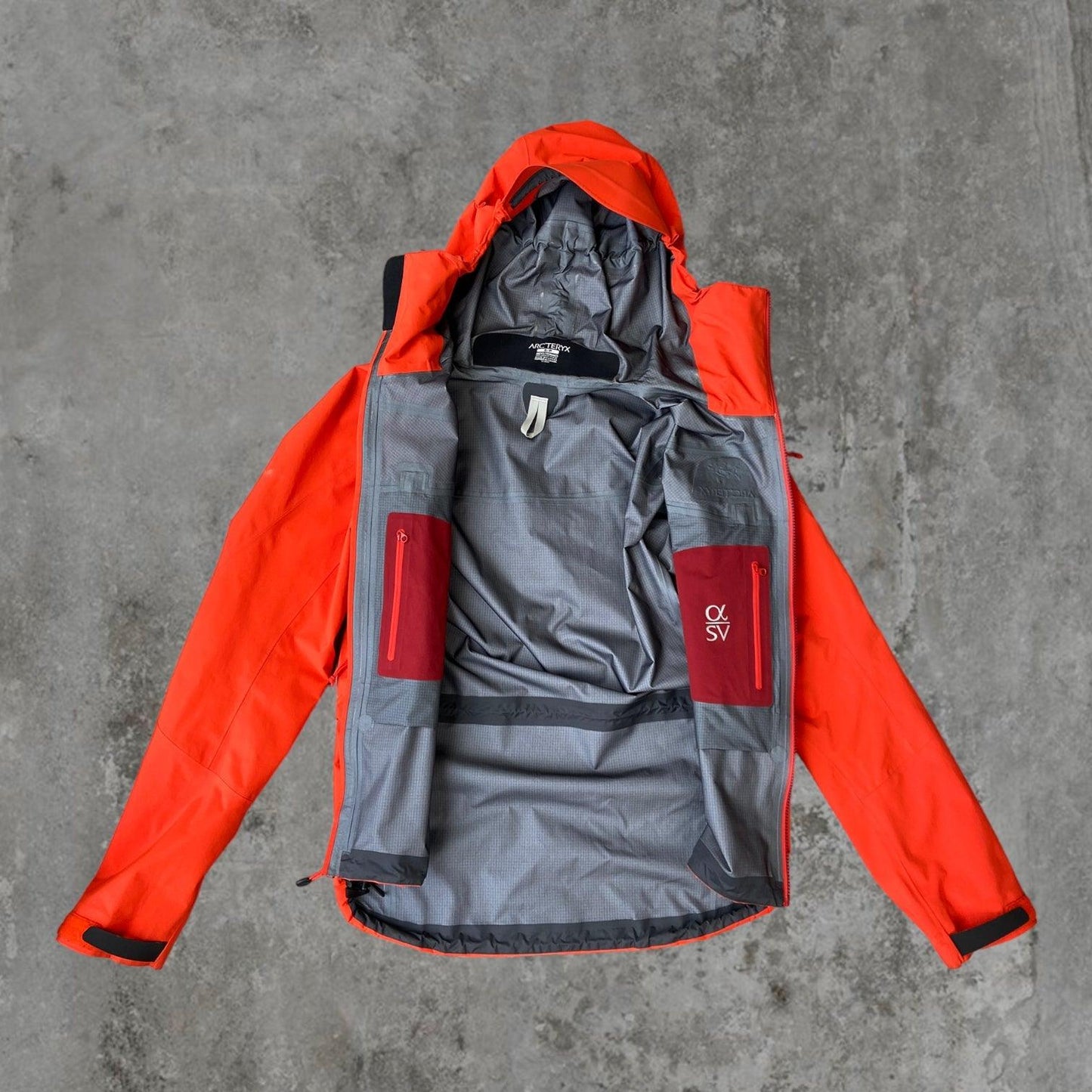 ARCTERYX ALPHA SV GORETEX JACKET - M - Known Source