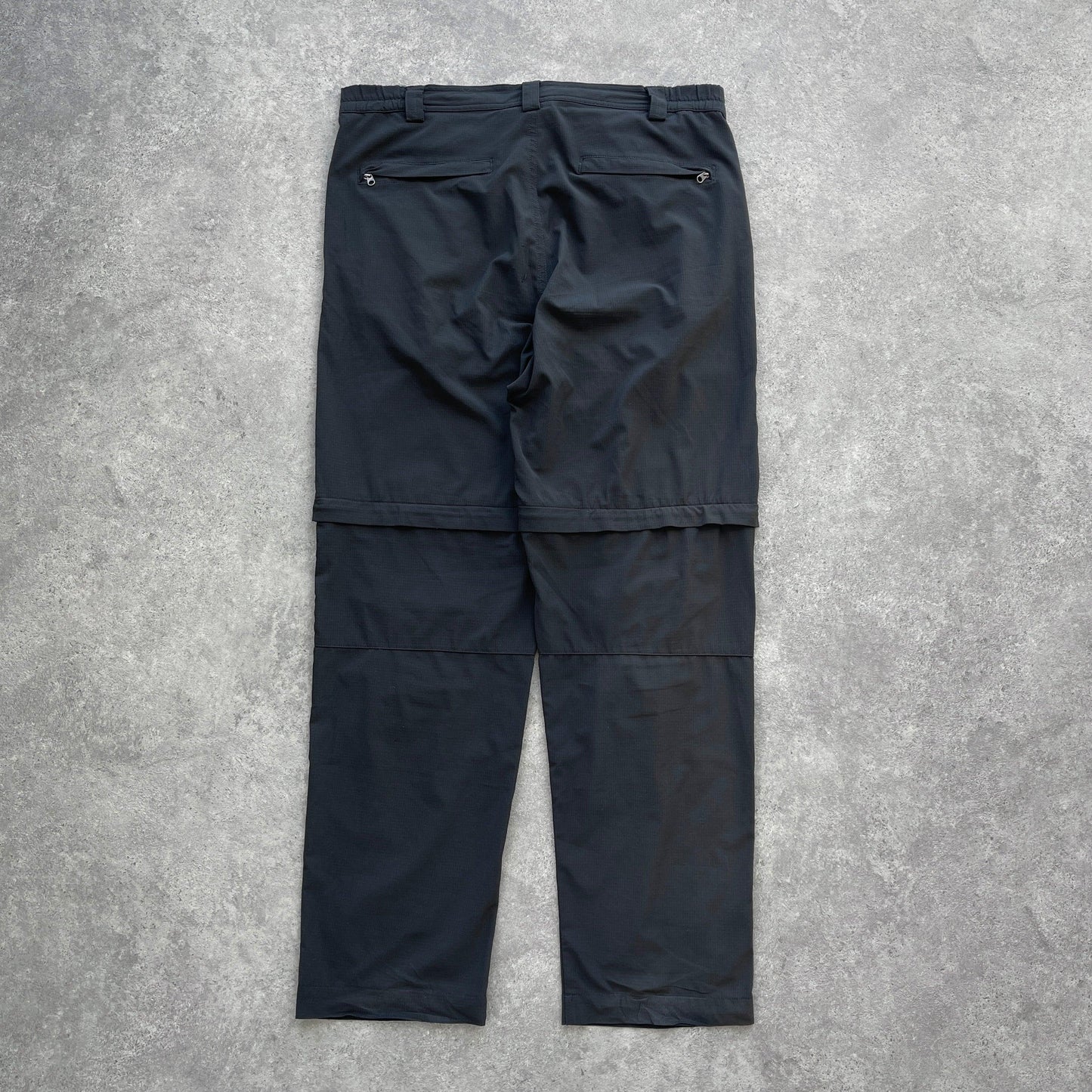 Arc’teryx 2000s convertible lightweight technical cargo trousers (M) - Known Source