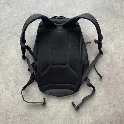 Arc’teryx Mantis 26 backpack (20”x12”x10”) - Known Source