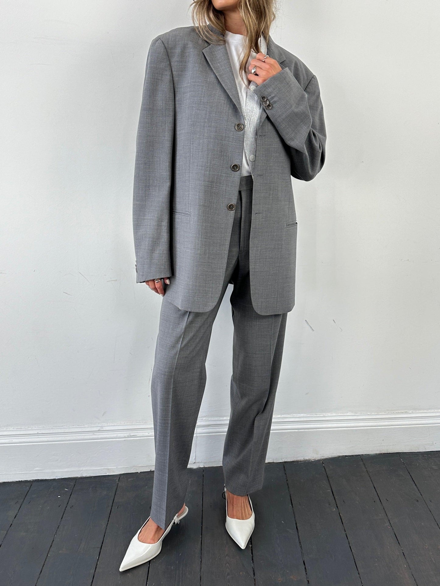 Armani Relaxed Virgin Wool Suit - 40R/W32 - Known Source