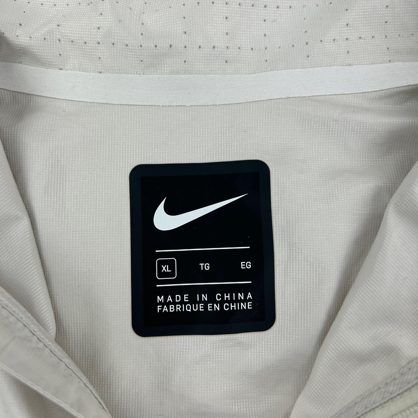 Nike Lightweight Jacket Size XL - Known Source