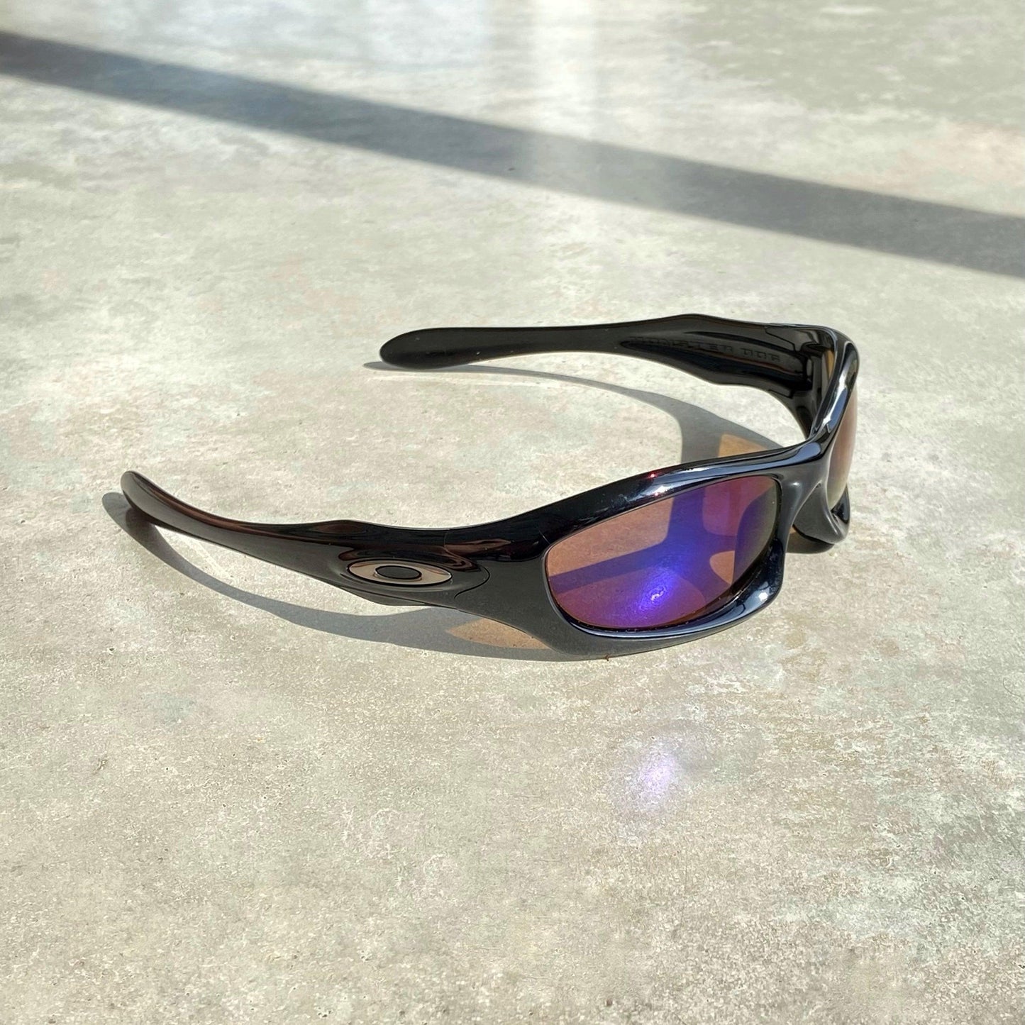 OAKLEY MONSTER DOG SUNGLASSES - Known Source