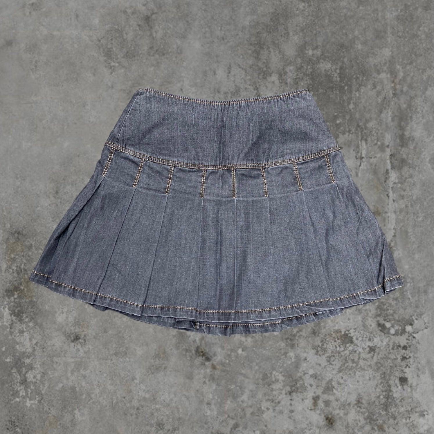 BURBERRY GREY PLEATED MINI SKIRT - Known Source