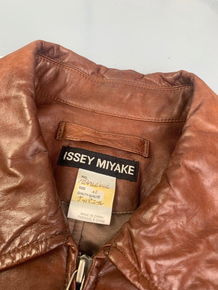 (L) Issey Miyake AW2004 Sample Leather Cropped Balloon Bomber Jacket - Known Source