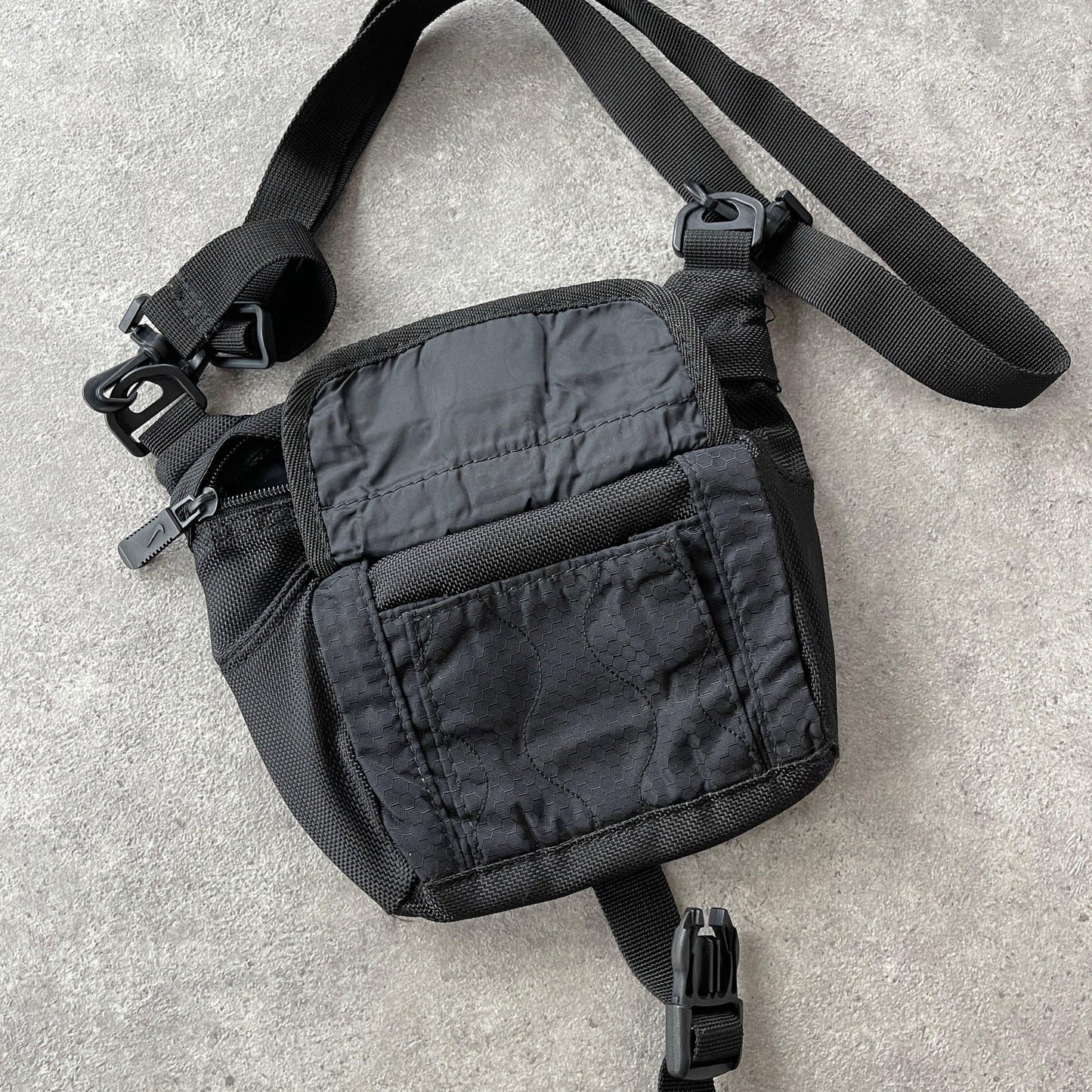 Nike 1990s cross body technical utility bag (10”x8”) - Known Source