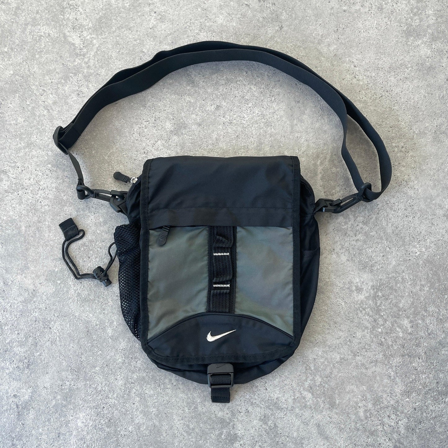 Nike 1990s cross body utility bag (11”x10”x5”) - Known Source