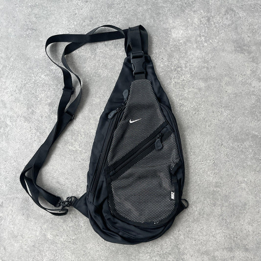 Nike 1990s technical sling bag (17”x9”x4”) - Known Source