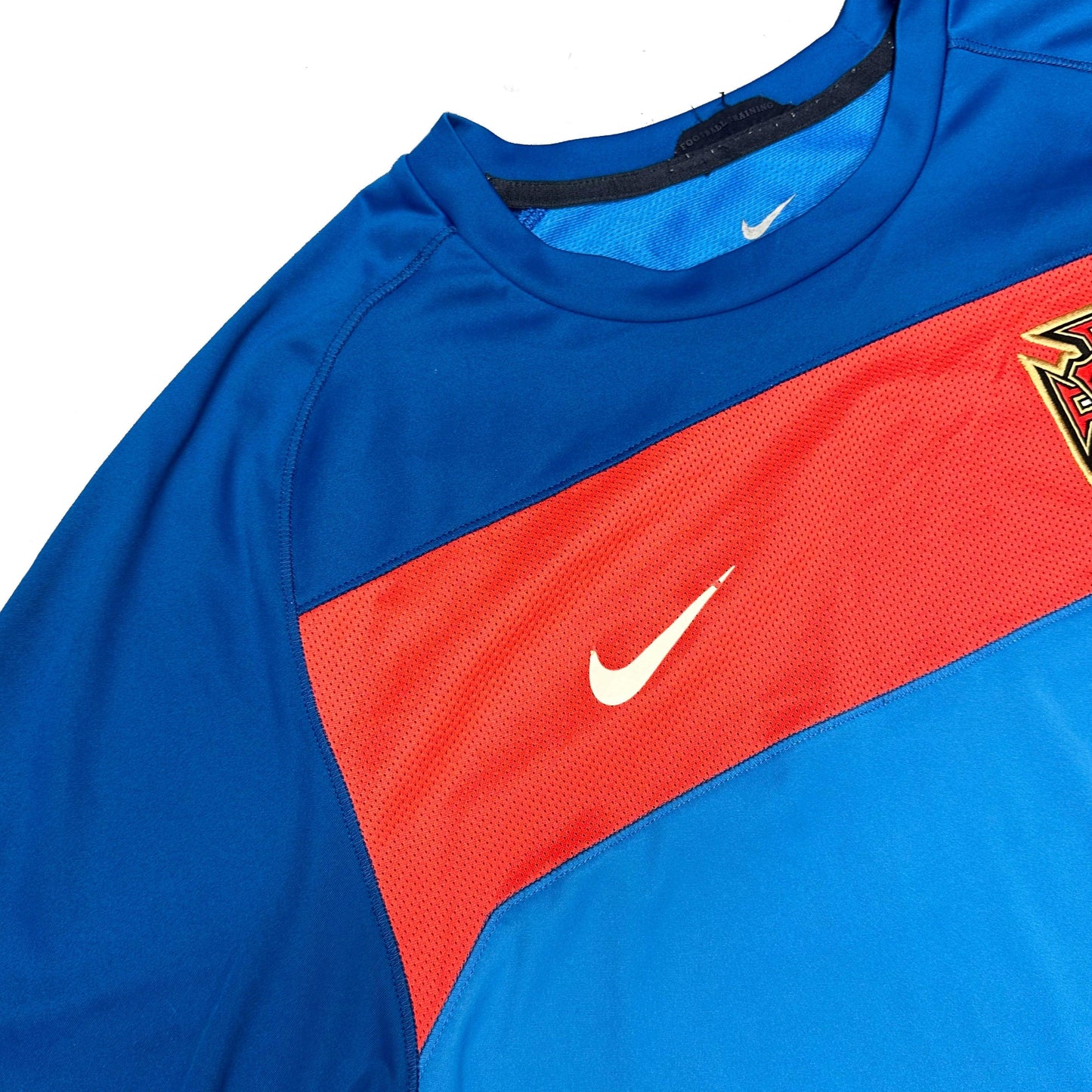 Nike 2010/11 Portugal Training Shirt ( L ) - Known Source
