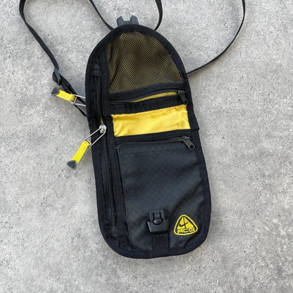 Nike ACG 1990s cross body technical utility bag (7”x6”) - Known Source