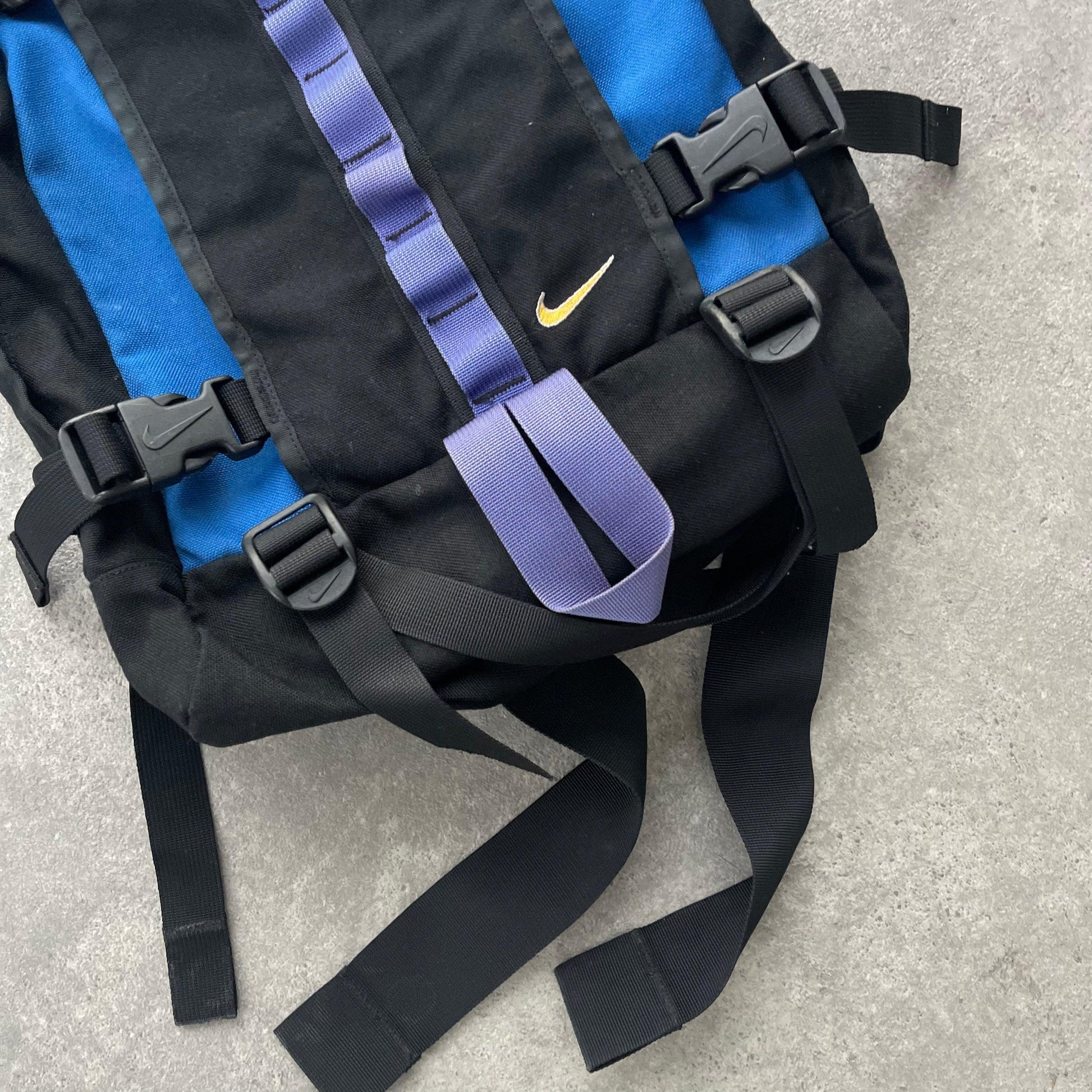 Nike ACG 1990s Karst 25L backpack (18”x12”x10”) - Known Source