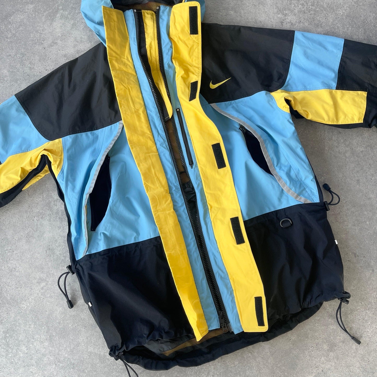 Nike ACG 1990s sample storm fit heavyweight technical jacket (M) - Known Source