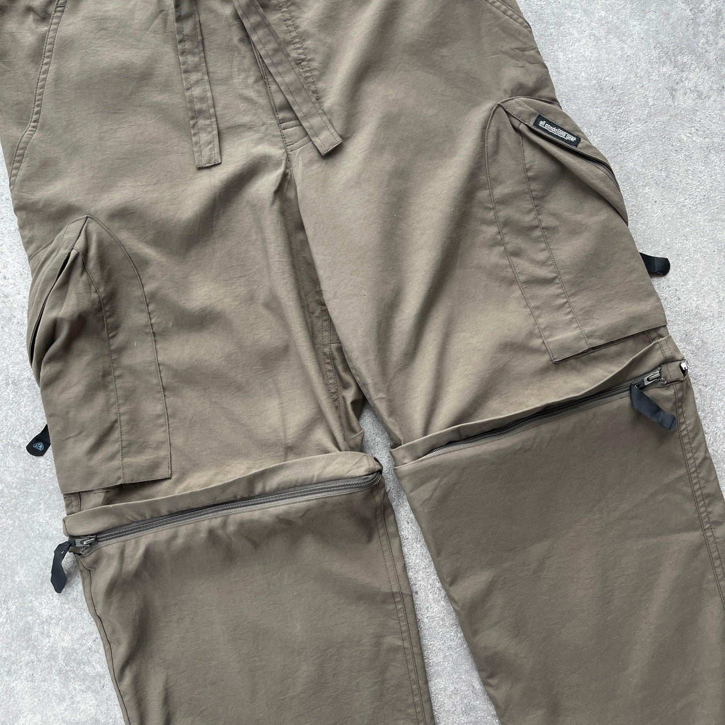 Nike ACG 2000s convertible technical cargo trousers (M) - Known Source