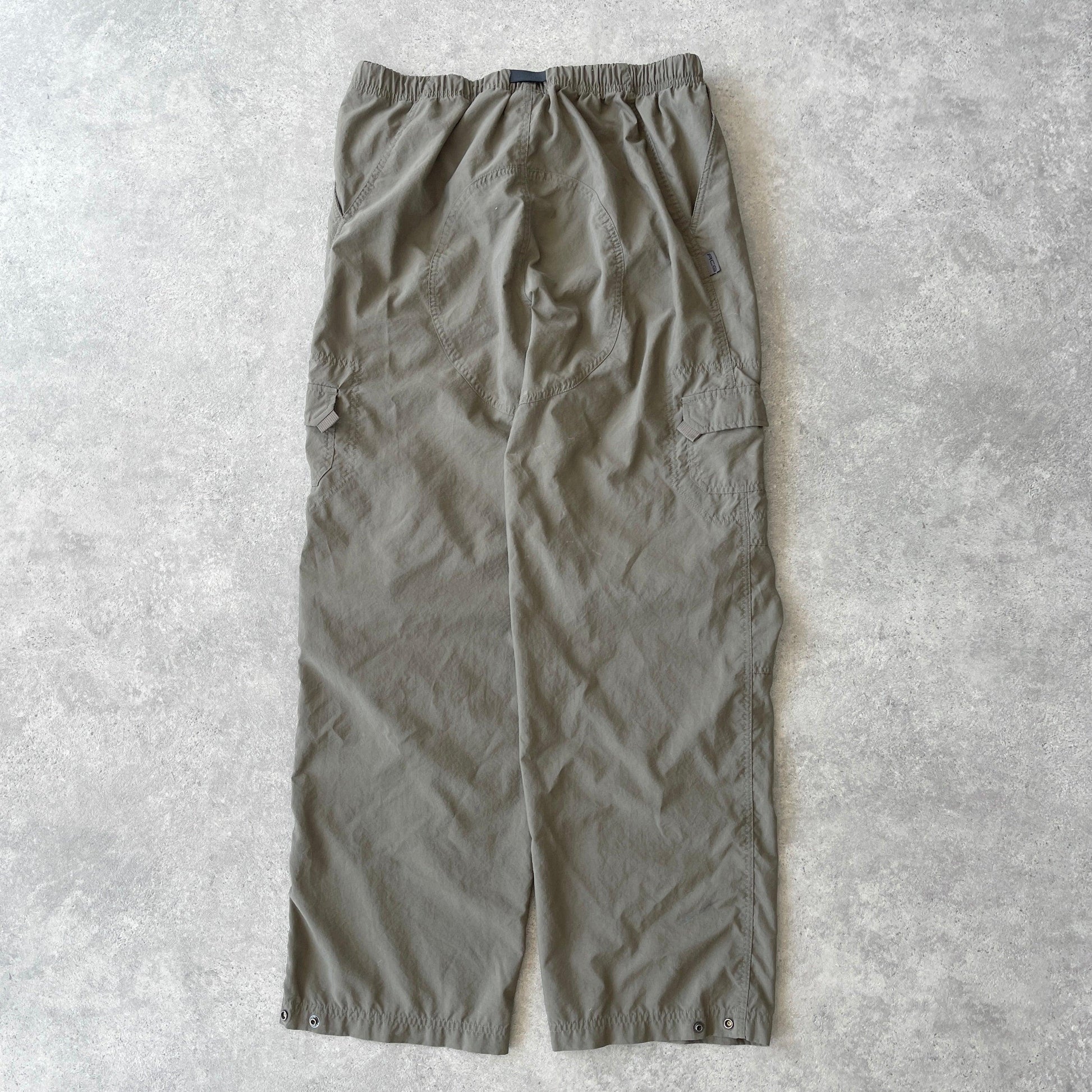 Nike ACG 2000s lightweight technical parachute pants (L) - Known Source