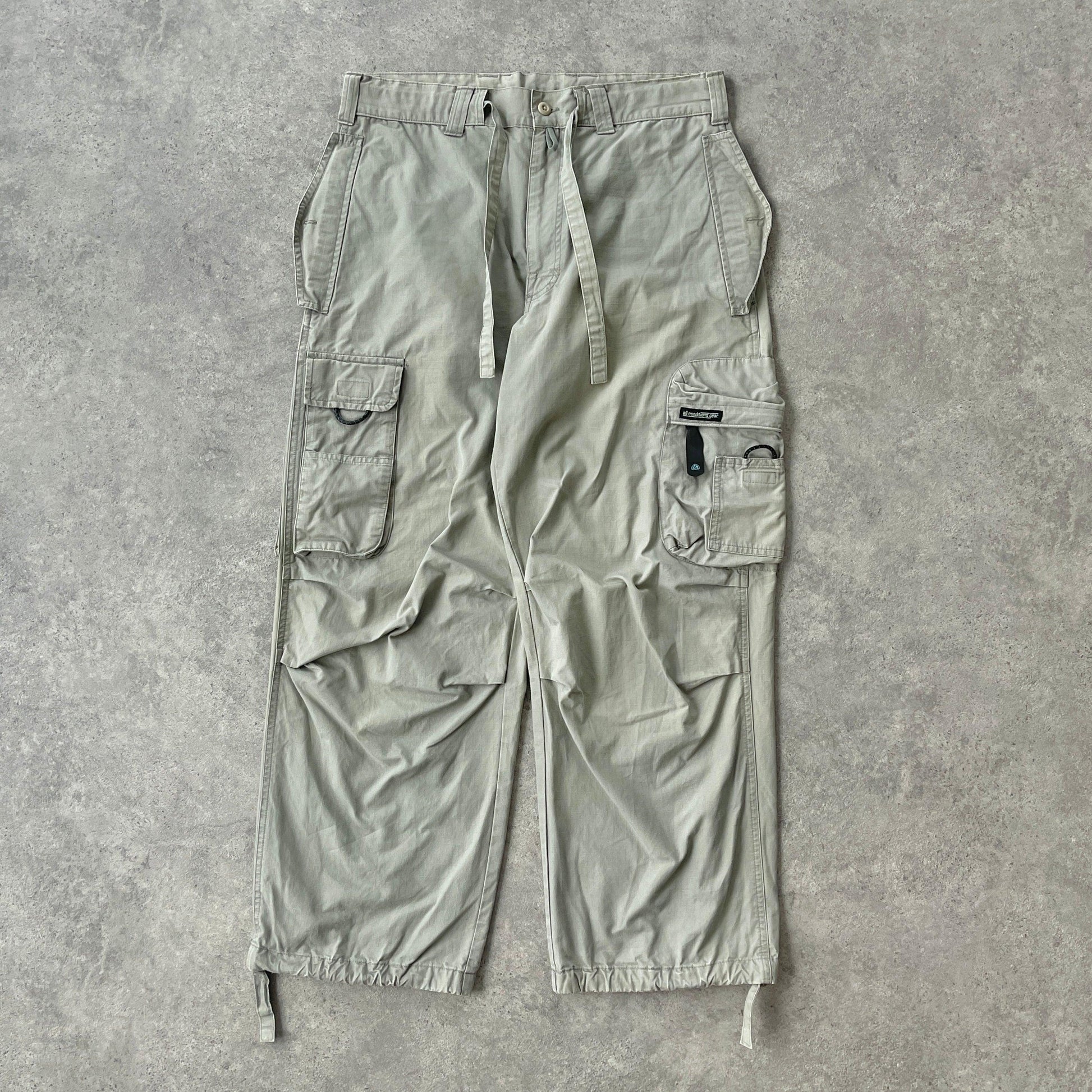 Nike ACG 2000s technical cargo trousers (M) - Known Source