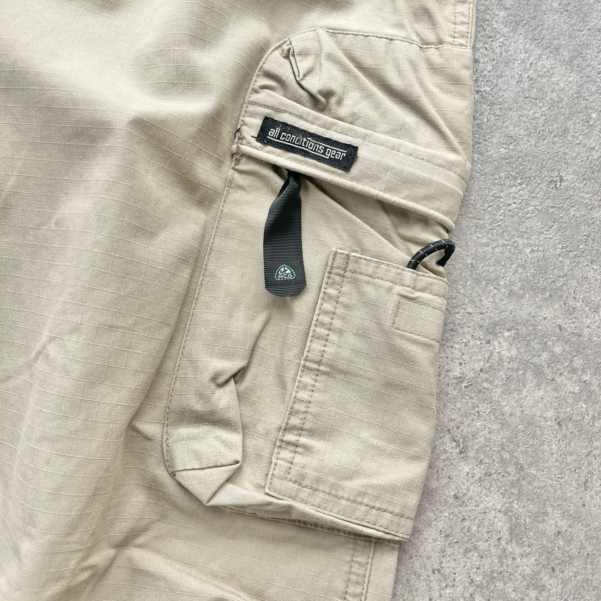 Nike ACG 2000s technical cargo trousers (XL) - Known Source