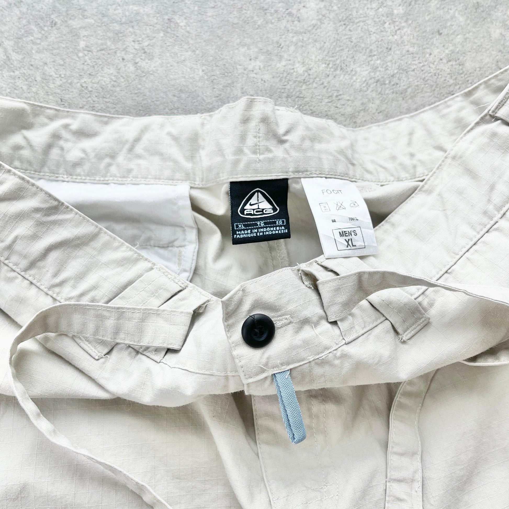 Nike ACG 2000s technical cargo trousers (XL) - Known Source