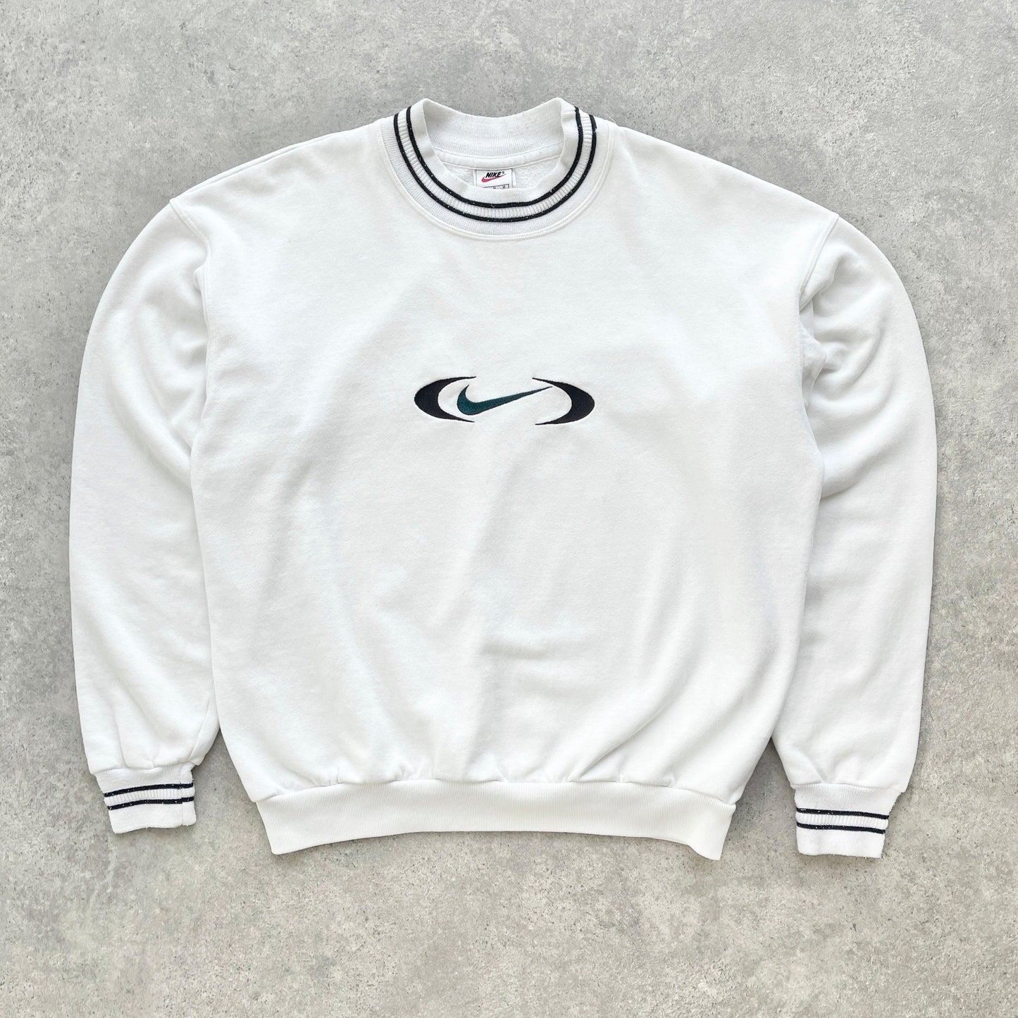 Nike RARE 1990s heavyweight embroidered sweatshirt (M) - Known Source