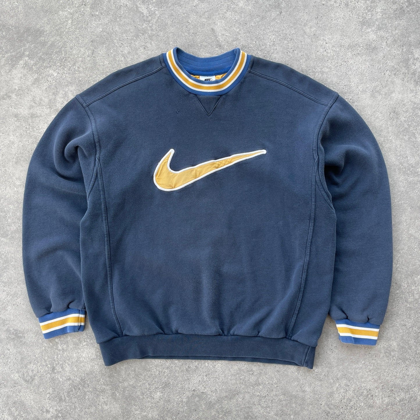 Nike RARE 1990s heavyweight embroidered sweatshirt (M) - Known Source