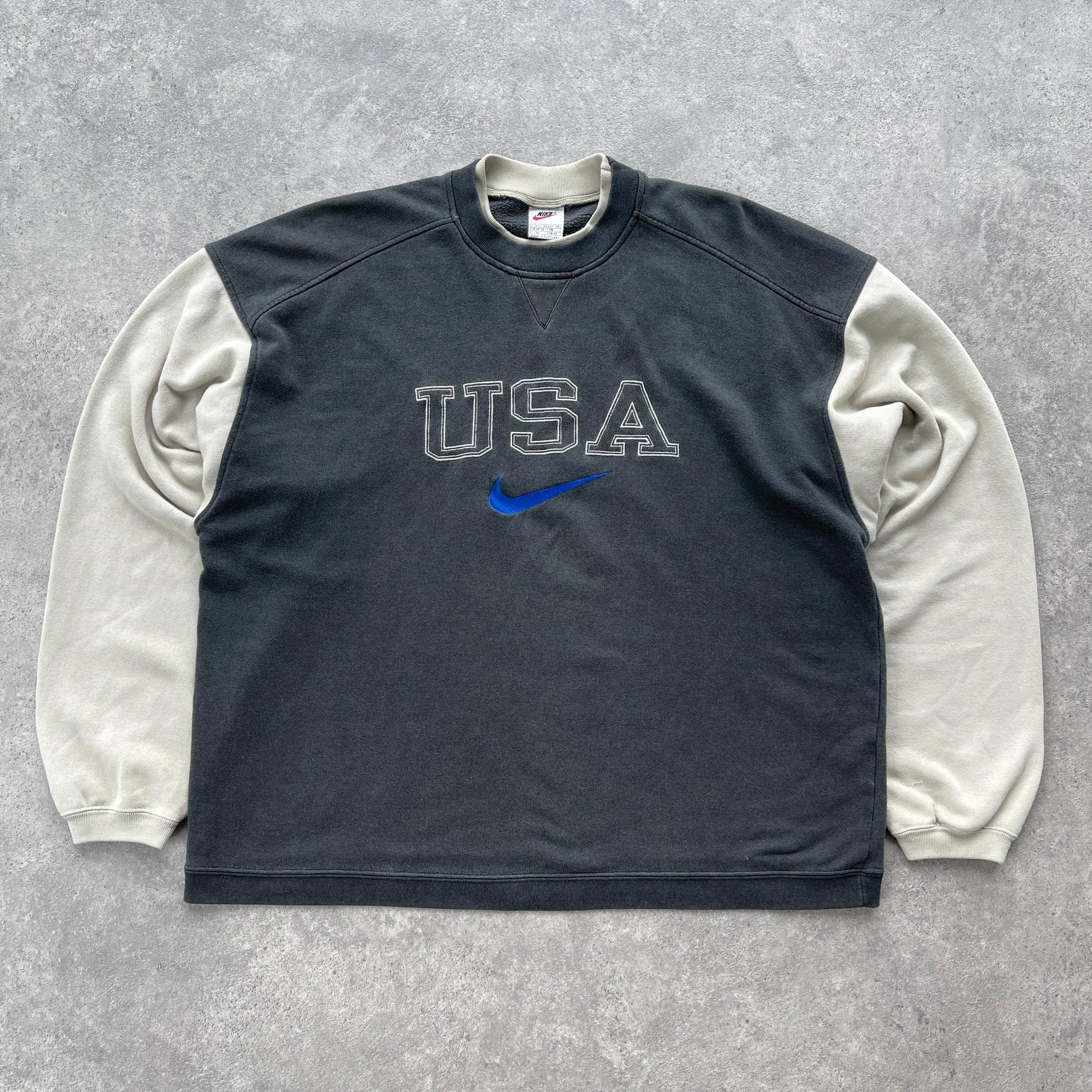 Nike RARE 1990s heavyweight embroidered USA sweatshirt (XL) - Known Source