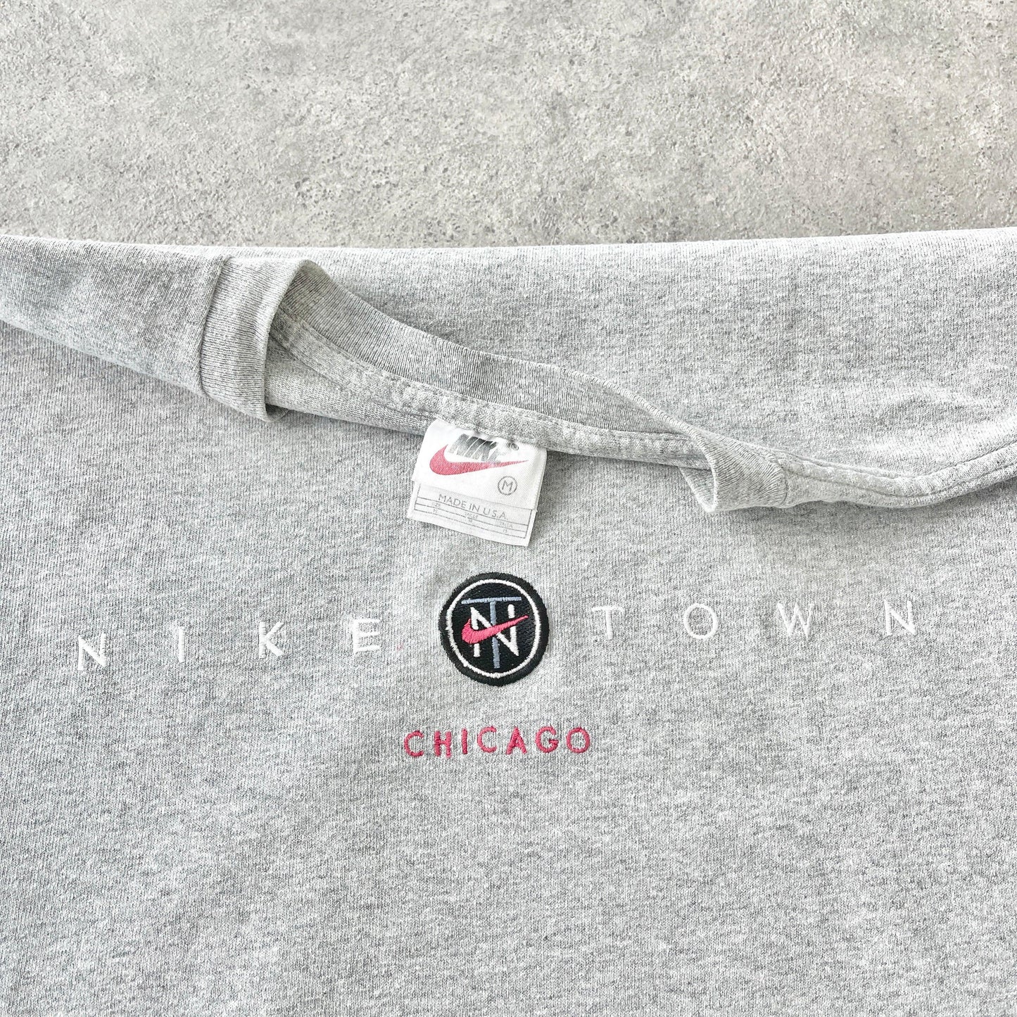 Nike Town Chicago RARE 1990s heavyweight embroidered t-shirt (M) - Known Source