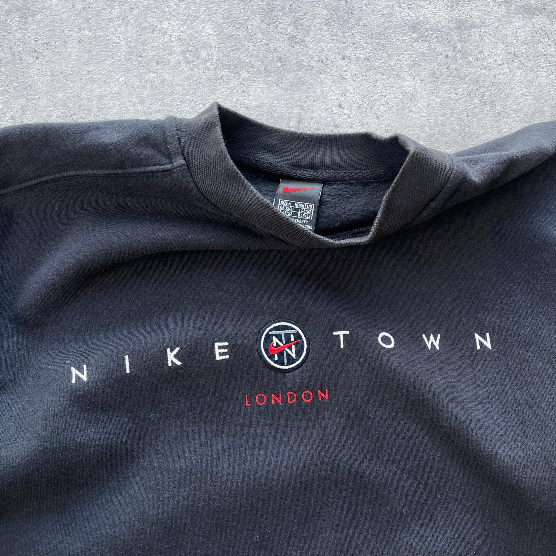 Nike Town London RARE 1990s heavyweight embroidered sweatshirt (M) - Known Source