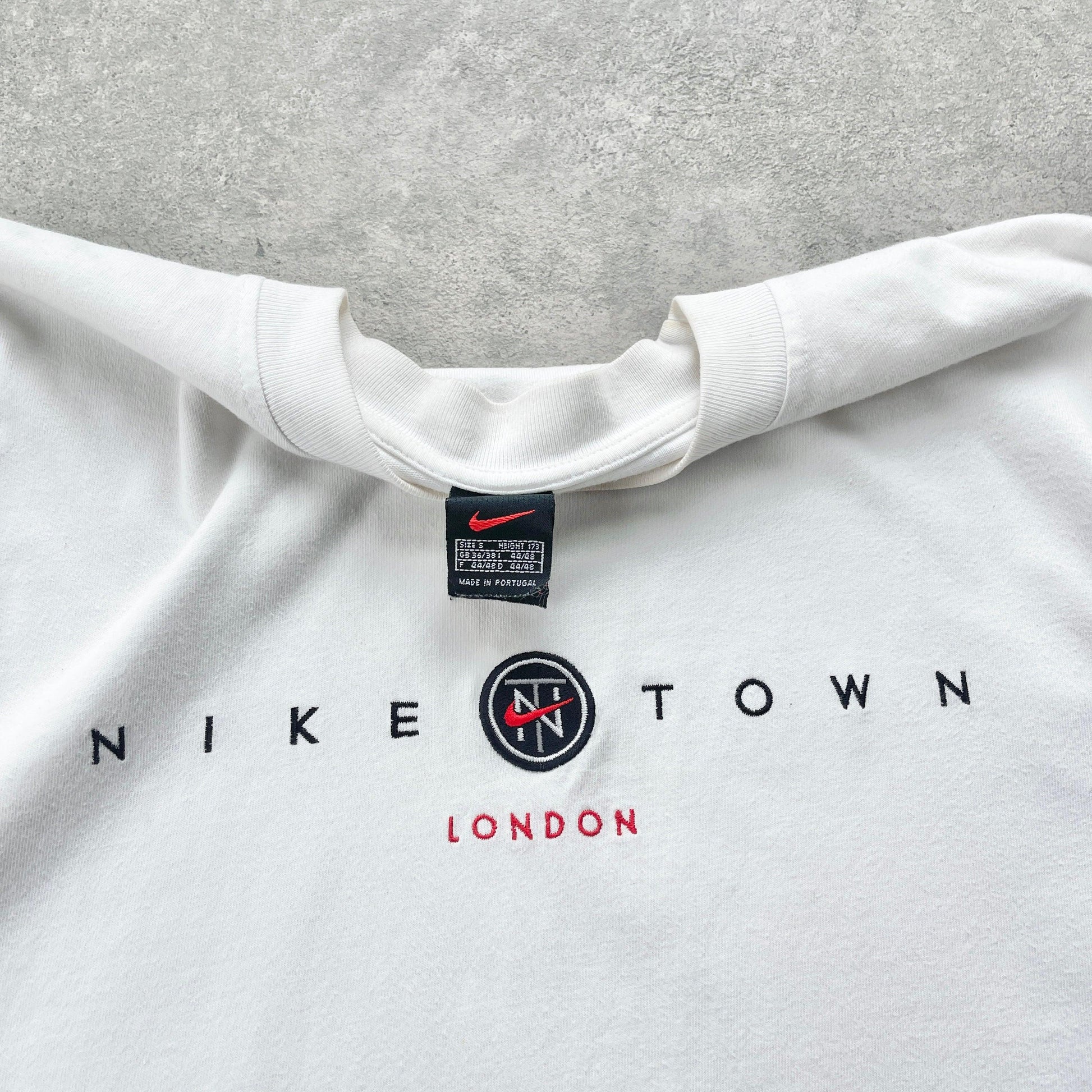 Nike Town London RARE 1990s heavyweight embroidered t-shirt (M) - Known Source
