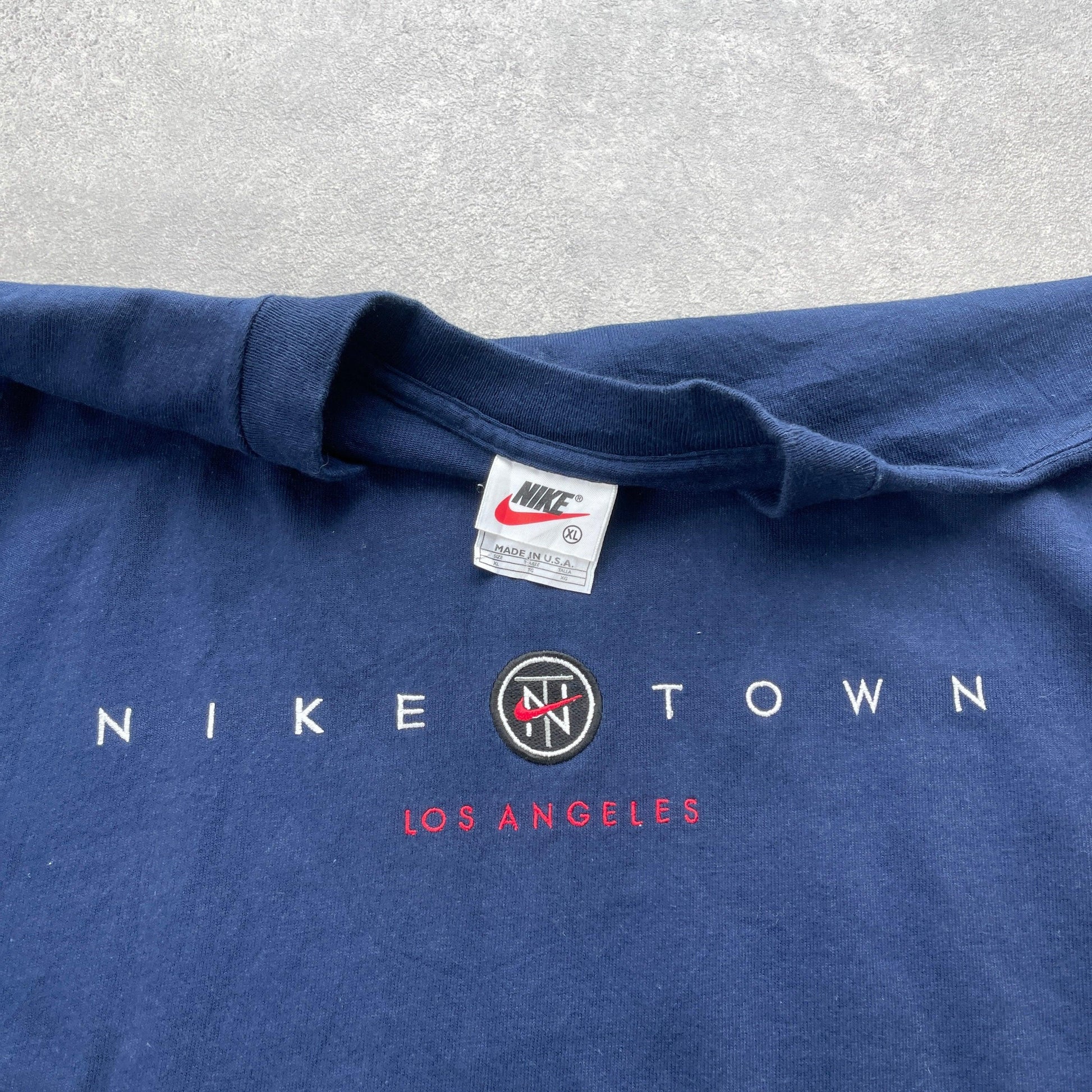 Nike Town Los Angels RARE 1990s heavyweight embroidered t-shirt (XL) - Known Source