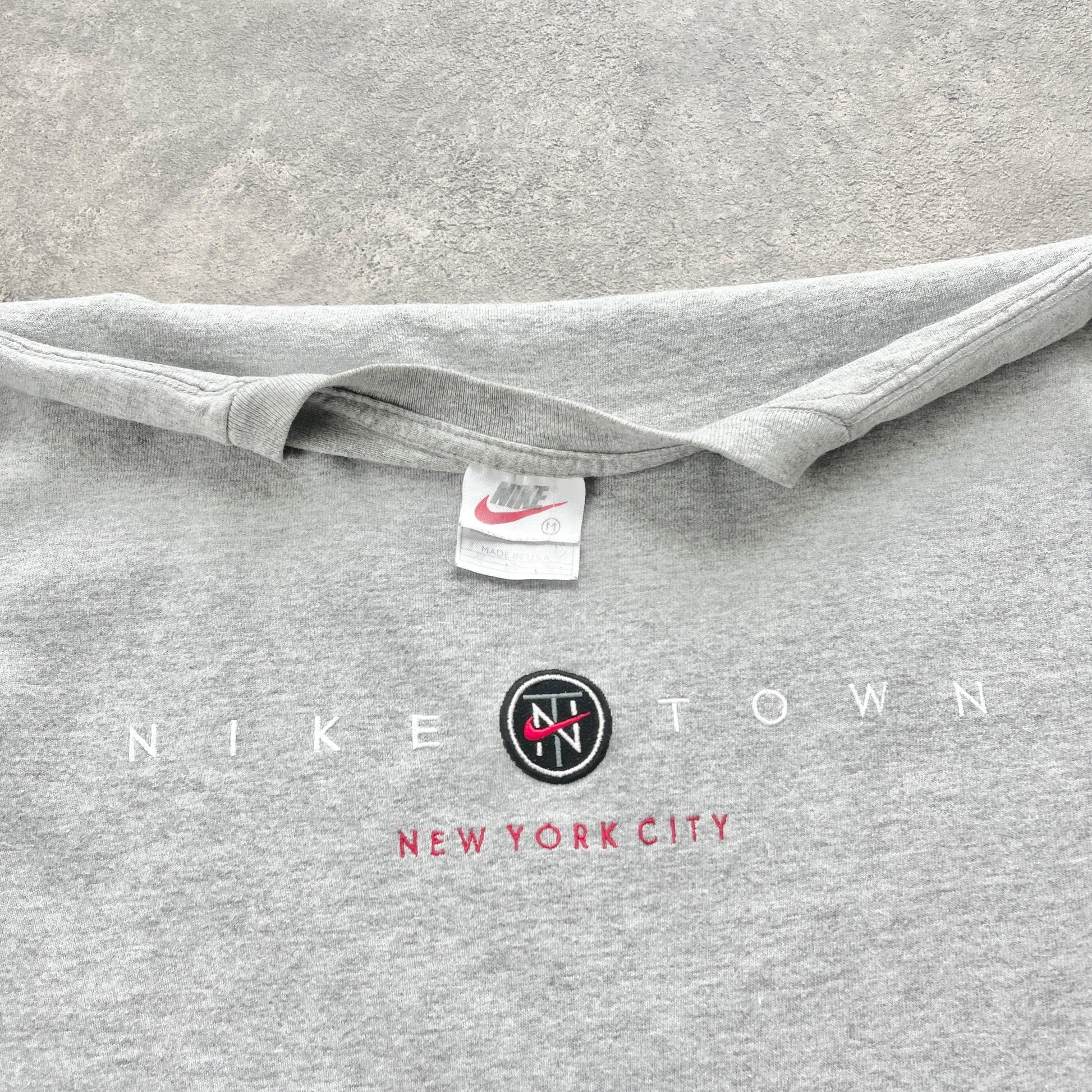Nike Town New York RARE 1990s heavyweight embroidered t-shirt (M) - Known Source