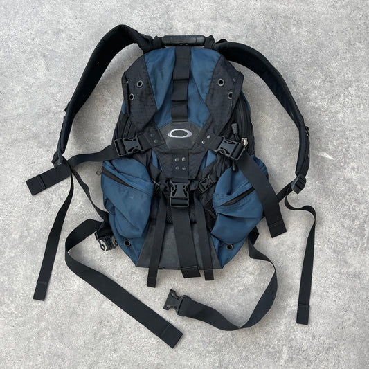 Oakley Software 2000s Icon 3.0 technical utility backpack (22”x15”x8”) - Known Source