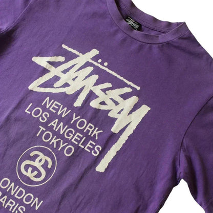 STUSSY COLLEGE TEE (M) - Known Source