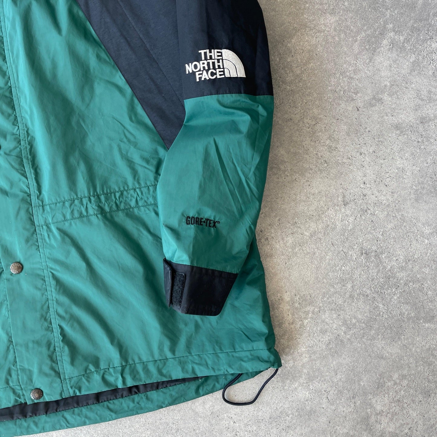 The North Face 1990s Gore-tex mountain jacket (L) - Known Source